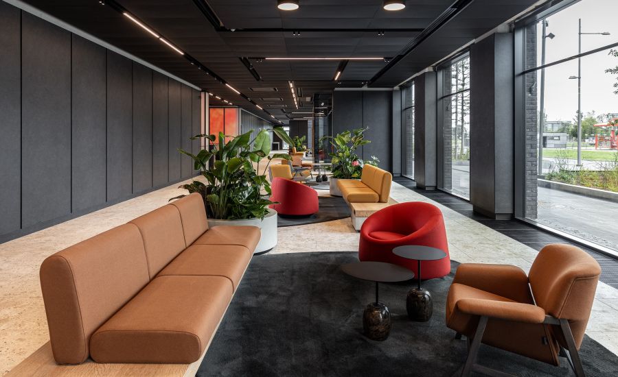 A klases New Hanza biroju ēkas lobijs